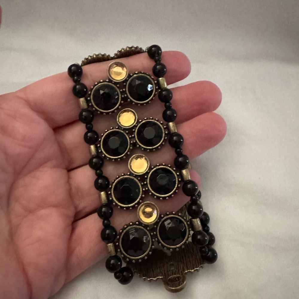 Black & Gold Beaded Bracelet – Elegant Stretch Jewelry